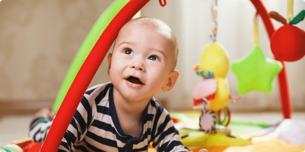 Quel tapis d'éveil stimuler la croissance de bébé ?