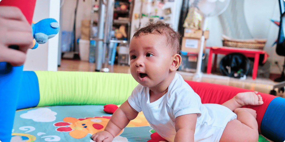 Pourquoi choisir un tapis d'éveil pour son bébé ?